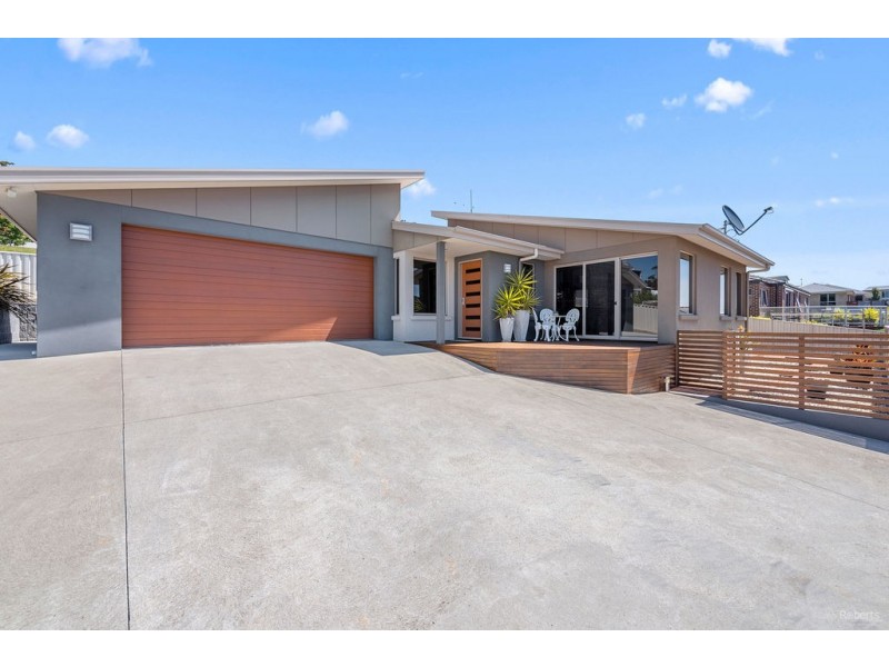 2/11 McCall Terrace, Stony Rise TAS 7310