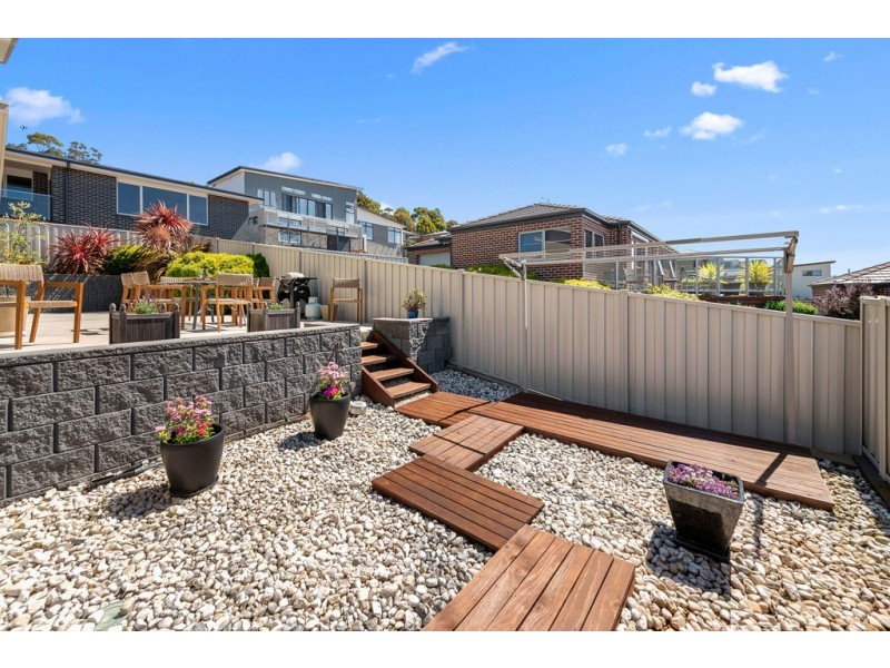 2/11 McCall Terrace, Stony Rise TAS 7310