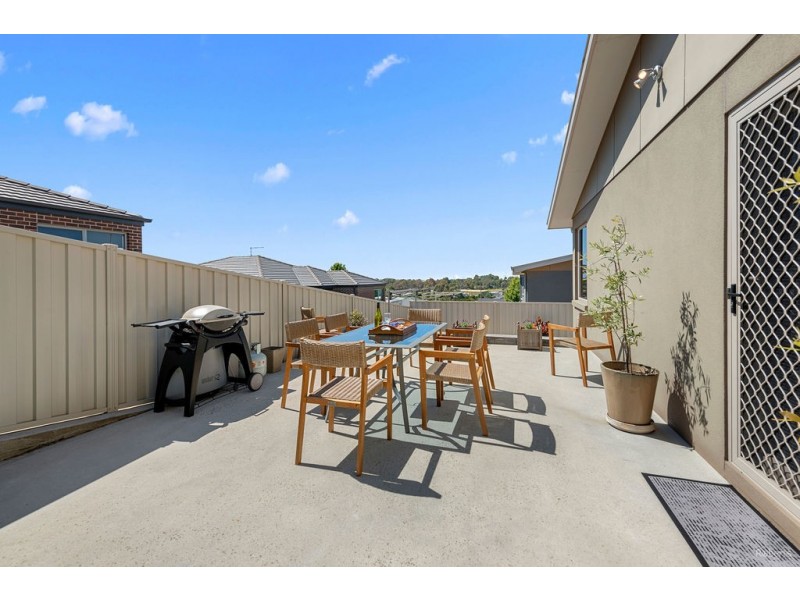2/11 McCall Terrace, Stony Rise TAS 7310