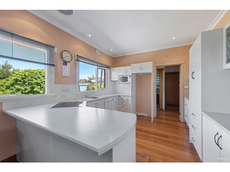 29 Middle Road, Devonport TAS 7310