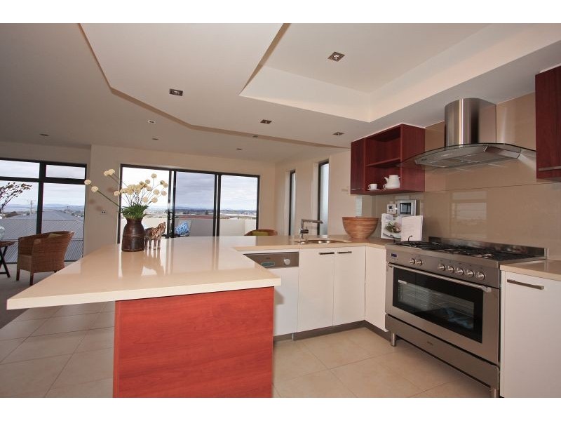 3/237-239 Steele Street, Devonport TAS 7310