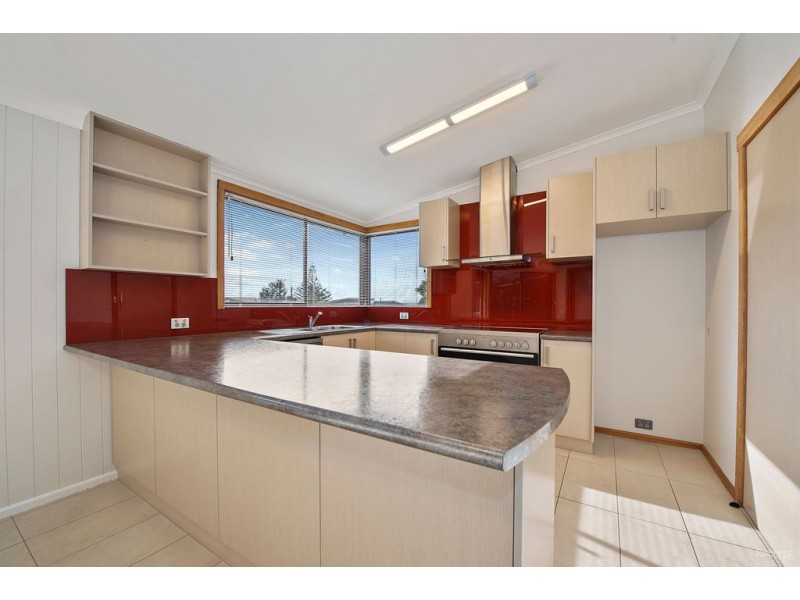 16 Haines Place, Devonport TAS 7310