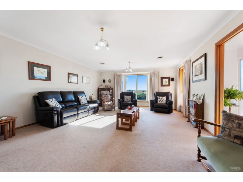 8 Pengali Place, Devonport TAS 7310