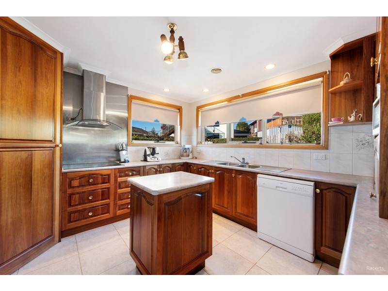 8 Pengali Place, Devonport TAS 7310