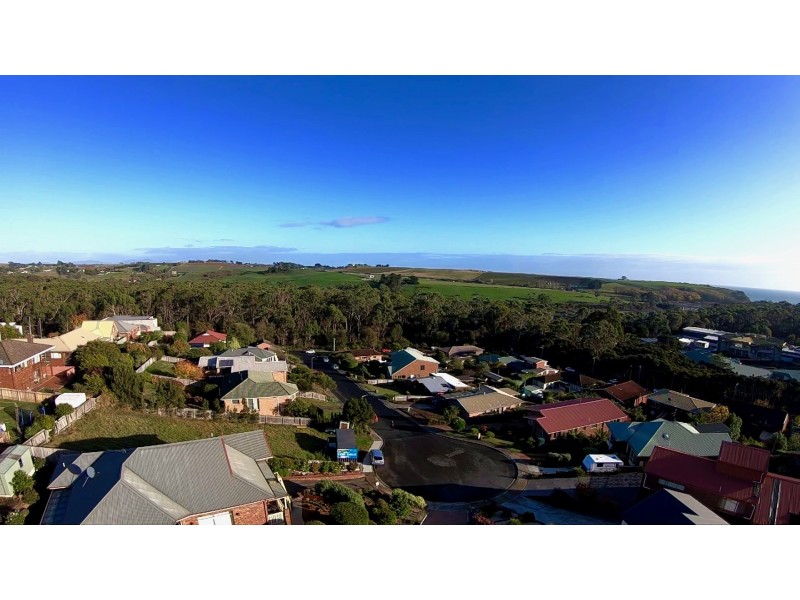 8 Pengali Place, Devonport TAS 7310
