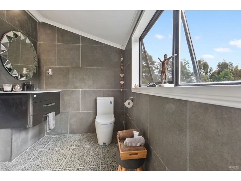 32 Camborne Drive, Acacia Hills TAS 7306