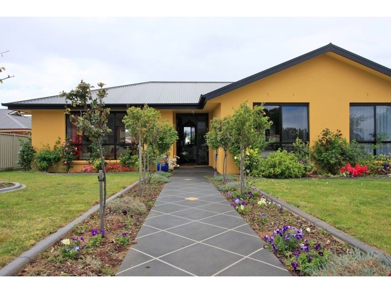 12 St Andrews Drive, Devonport TAS 7310