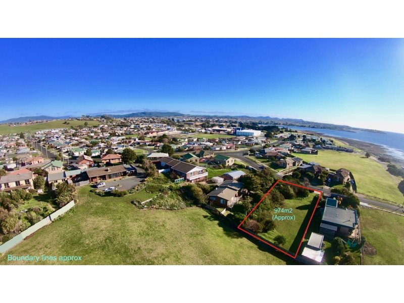 10 Illaroo Avenue, East Devonport TAS 7310