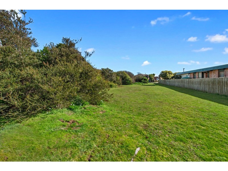 10 Illaroo Avenue, East Devonport TAS 7310