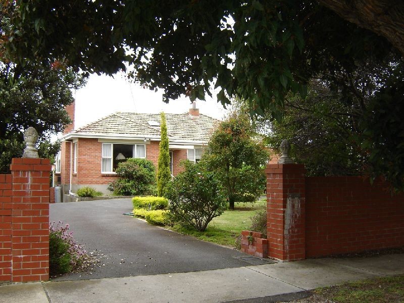12 George Street, Devonport TAS 7310