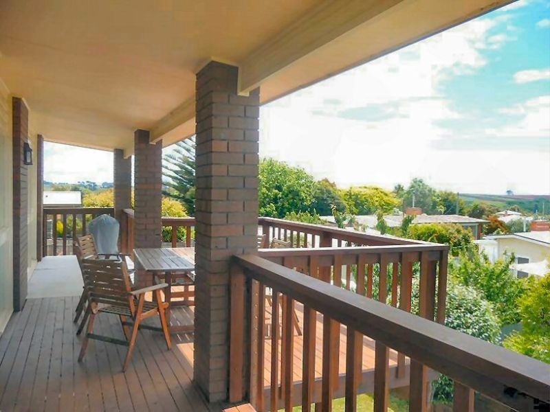 16 Morgan Court, Devonport TAS 7310