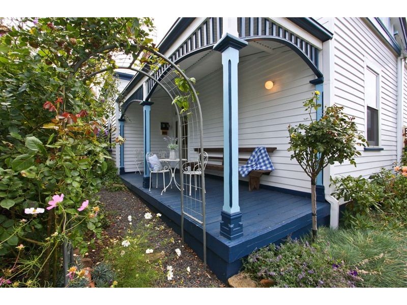 27 Victoria Parade, Devonport TAS 7310