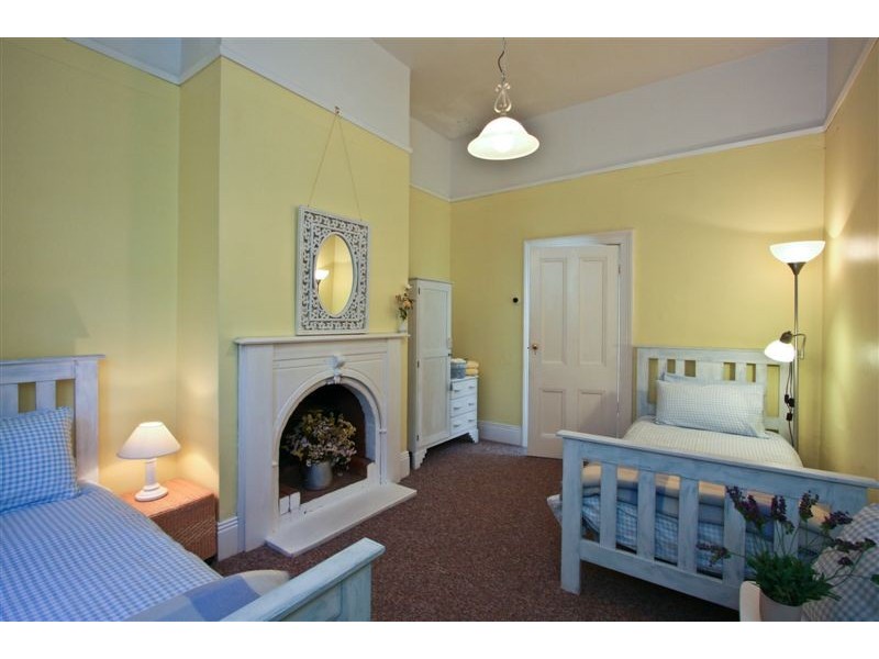 27 Victoria Parade, Devonport TAS 7310