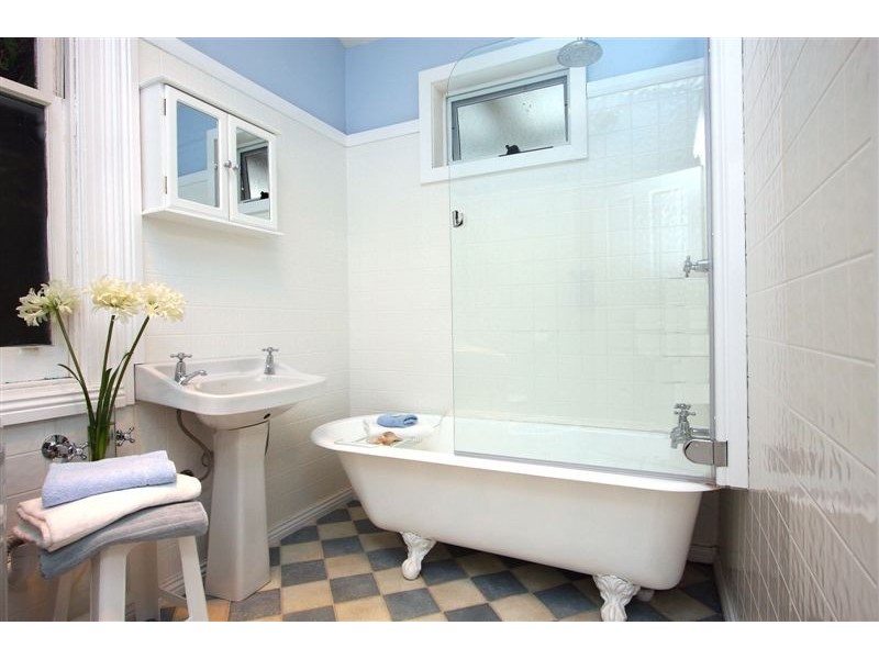 27 Victoria Parade, Devonport TAS 7310