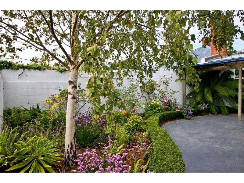 27 Victoria Parade, Devonport TAS 7310