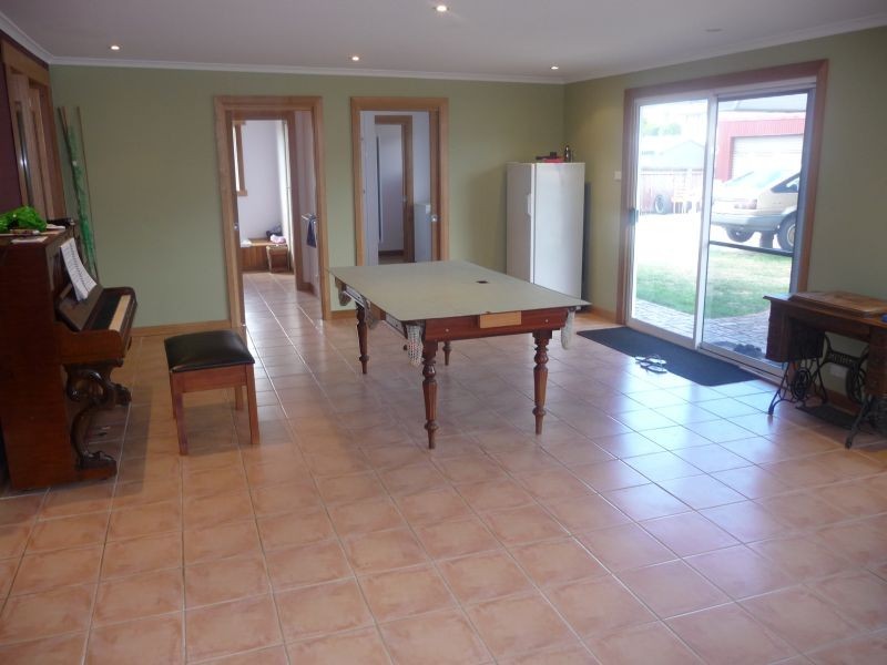 61 Valley Road, Devonport TAS 7310