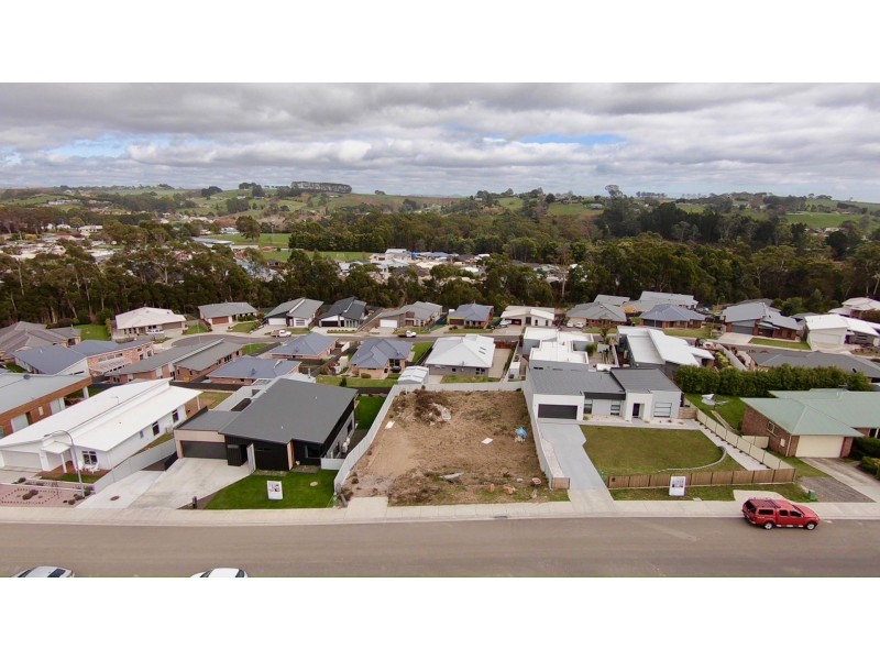 7A and 7B Tatiana Close, Devonport TAS 7310