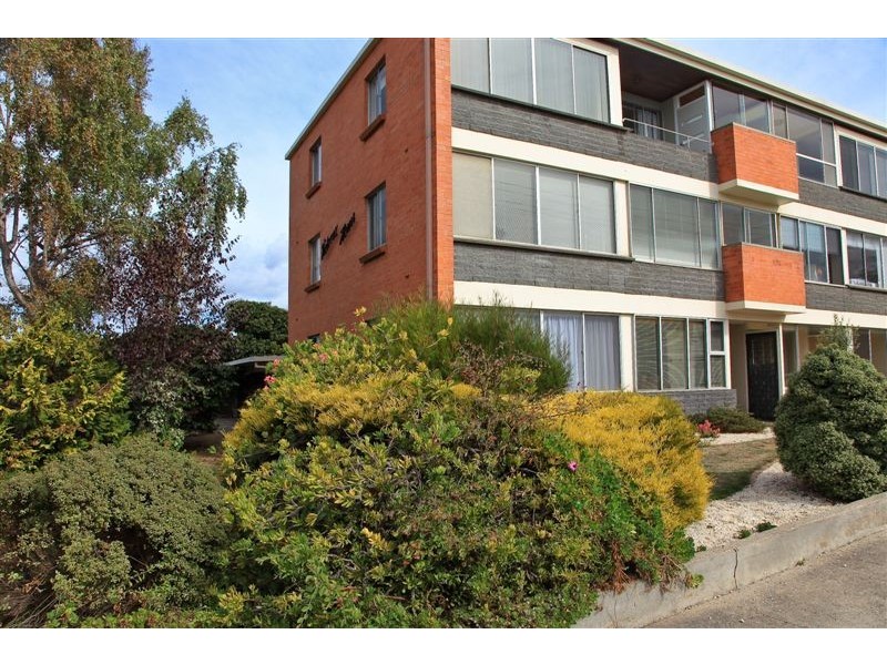 1/38 Victoria Parade, Devonport TAS 7310