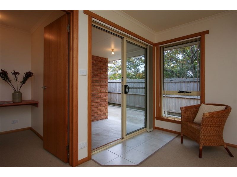 2/111 Steele Street, Devonport TAS 7310