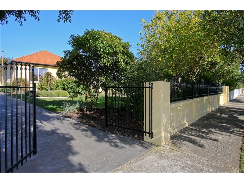 11 George Street, Devonport TAS 7310