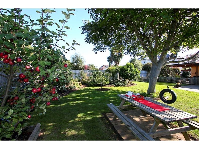 11 George Street, Devonport TAS 7310