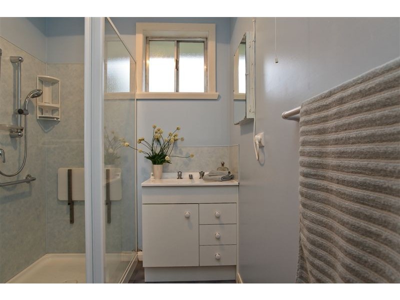 6 Loane Avenue, East Devonport TAS 7310