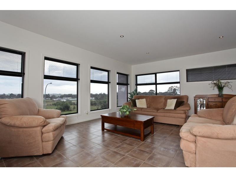 2 Leary Avenue, Devonport TAS 7310