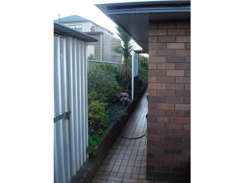 2/31a Middle Road, Devonport TAS 7310