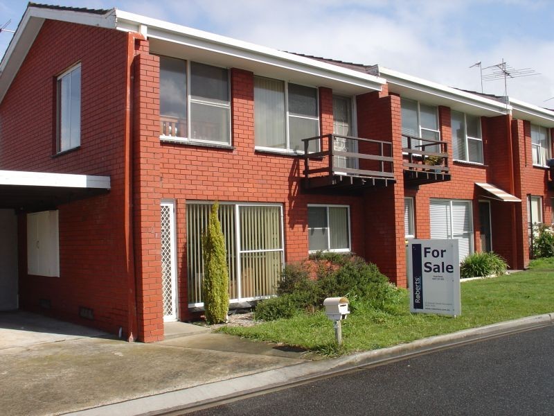 2/19 Victoria Parade, Devonport TAS 7310