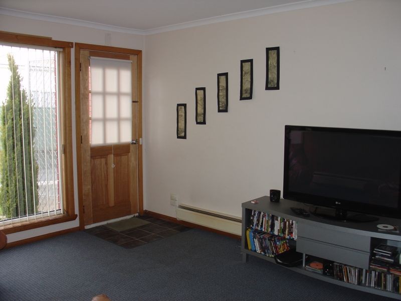 2/19 Victoria Parade, Devonport TAS 7310