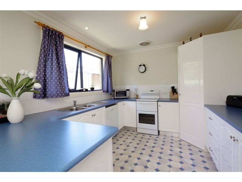 2/13 St Andrews Drive, Devonport TAS 7310