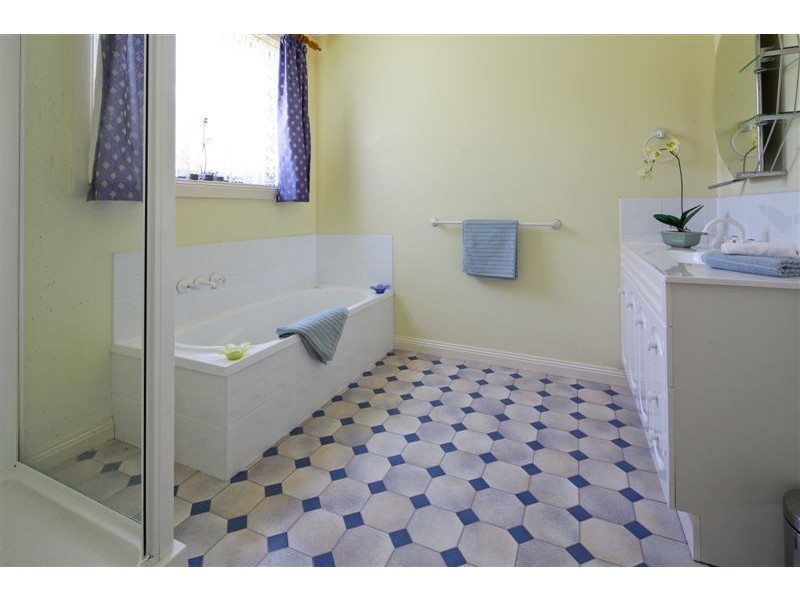 2/13 St Andrews Drive, Devonport TAS 7310