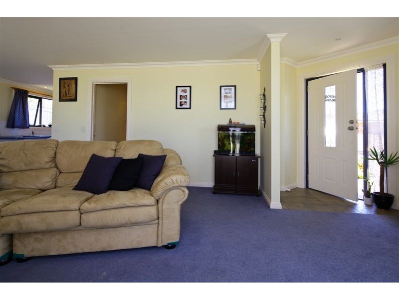 2/13 St Andrews Drive, Devonport TAS 7310