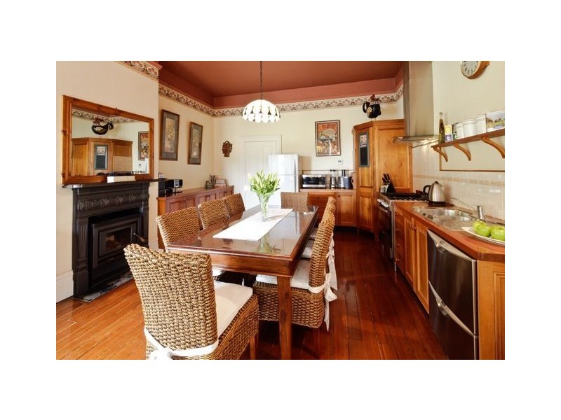 22 Victoria Parade, Devonport TAS 7310