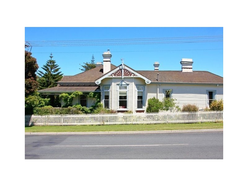 22 Victoria Parade, Devonport TAS 7310