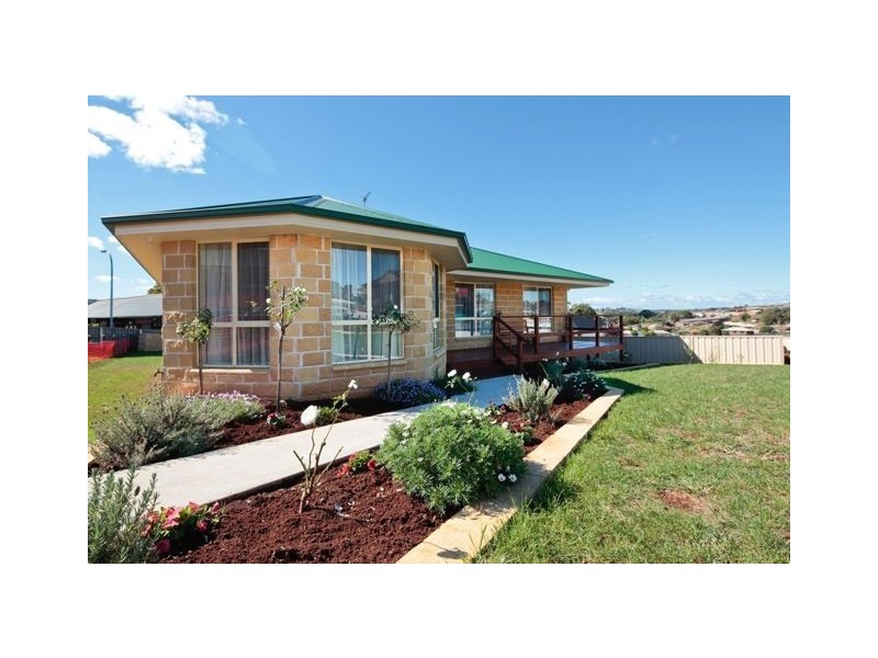 13 Rowena Court, Devonport TAS 7310