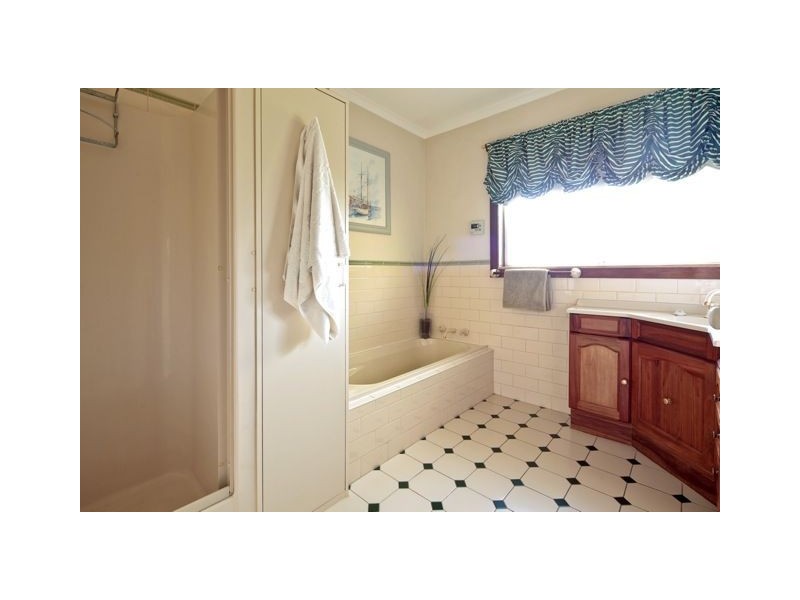 16 Toorak Place, Devonport TAS 7310