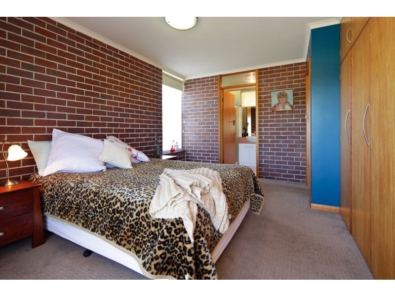 100 James Street, Devonport TAS 7310