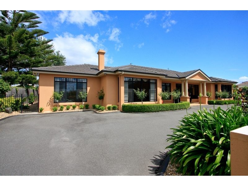 4 Malunnah Close, Devonport TAS 7310