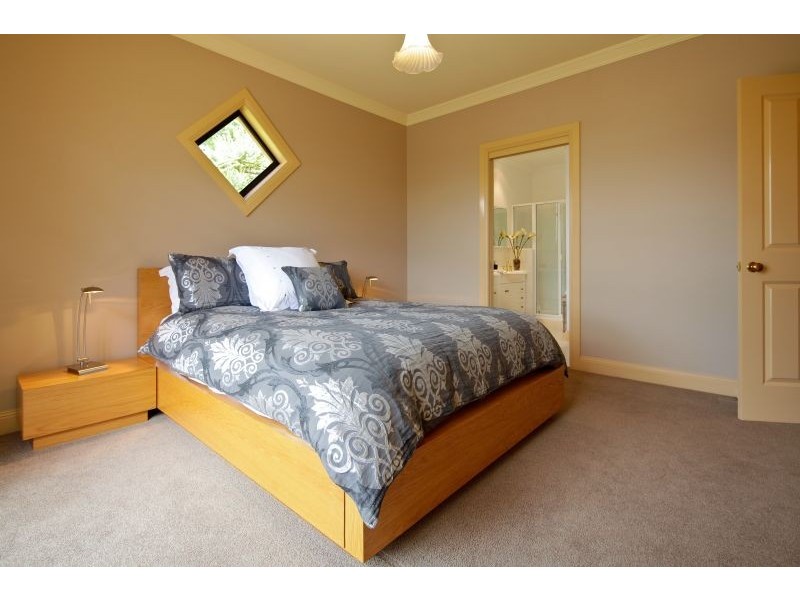 4 Malunnah Close, Devonport TAS 7310