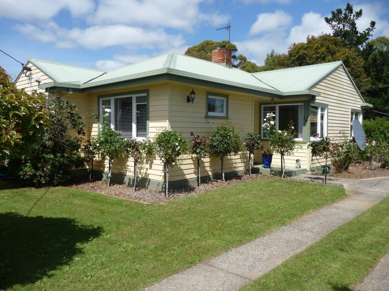 34 Hillcrest Road, Devonport TAS 7310