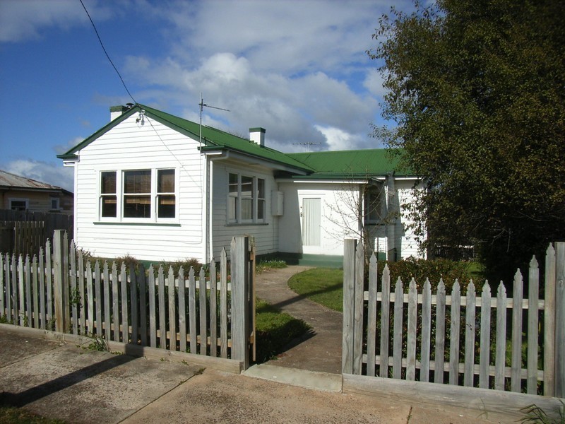 23 Hilltop Avenue, Devonport TAS 7310