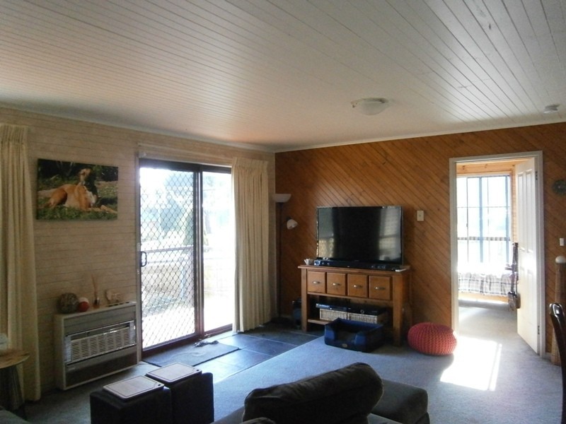 9 River Road, Ambleside TAS 7310