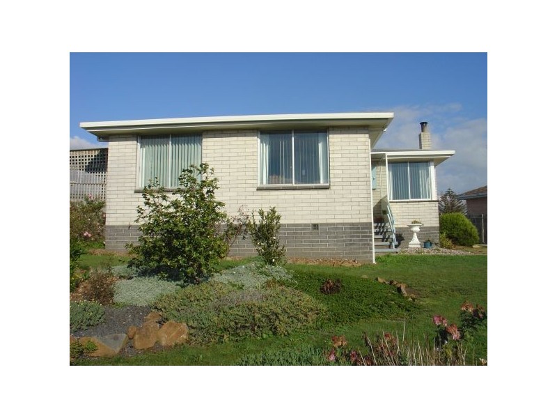 16 Loane Avenue, East Devonport TAS 7310