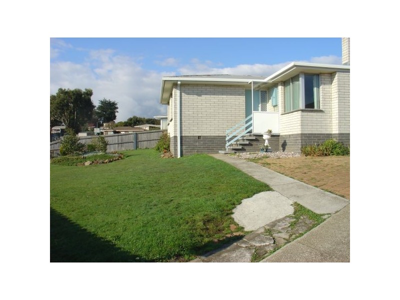 16 Loane Avenue, East Devonport TAS 7310