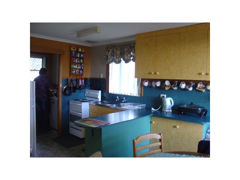 16 Loane Avenue, East Devonport TAS 7310