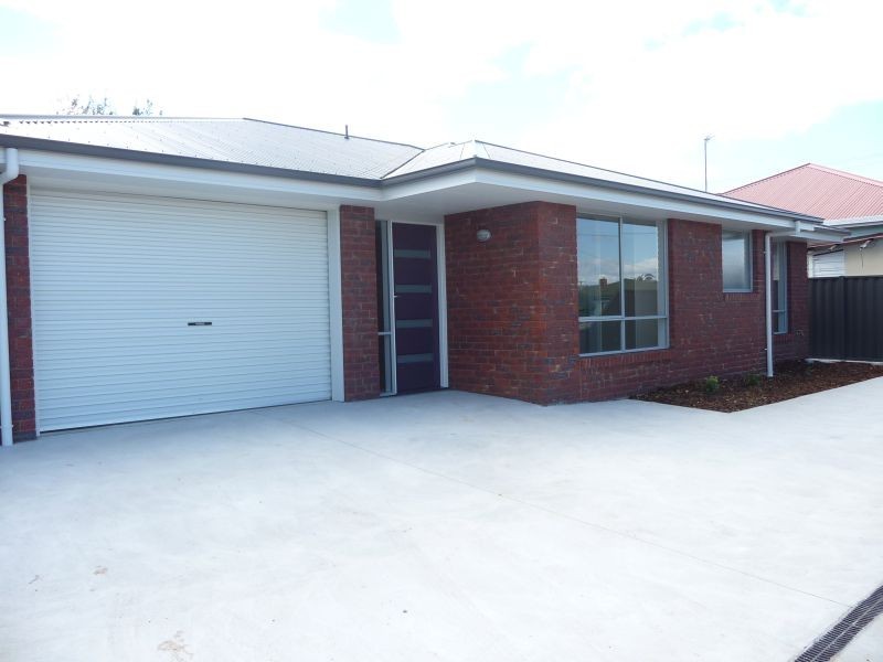 2/68 Hiller Street, Devonport TAS 7310