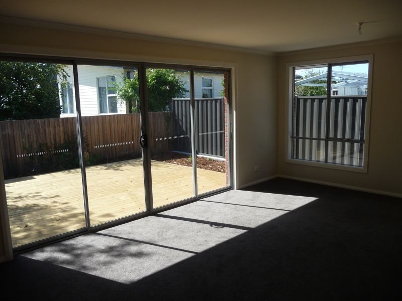 2/68 Hiller Street, Devonport TAS 7310