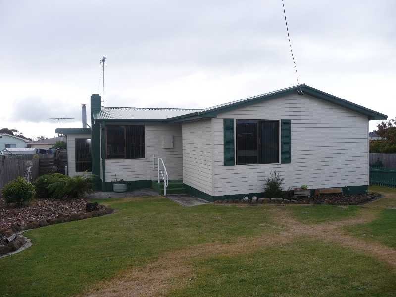 82 George Street, Devonport TAS 7310