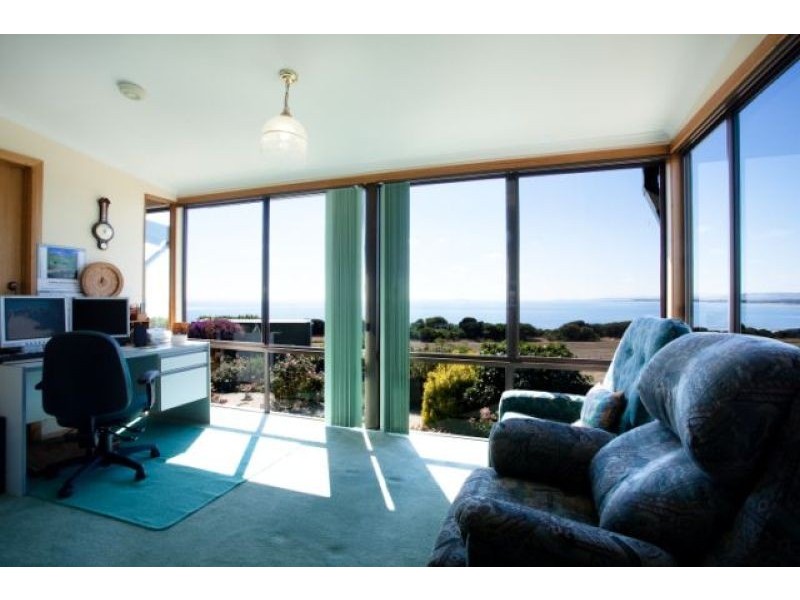 8 Elanora Place, East Devonport TAS 7310